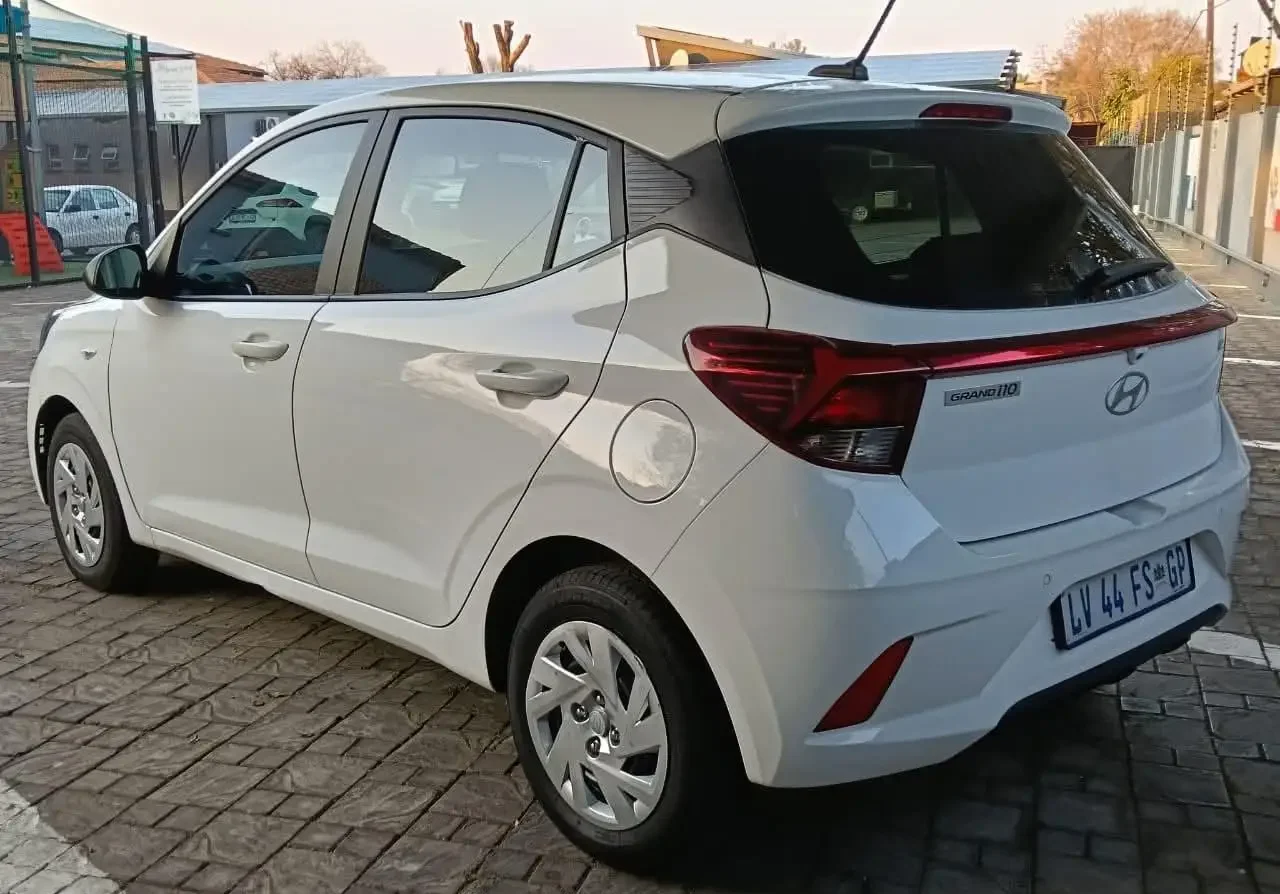 2019 HYUNDAI GRAND i10 - 1.2 FLUID A/T - Image 4